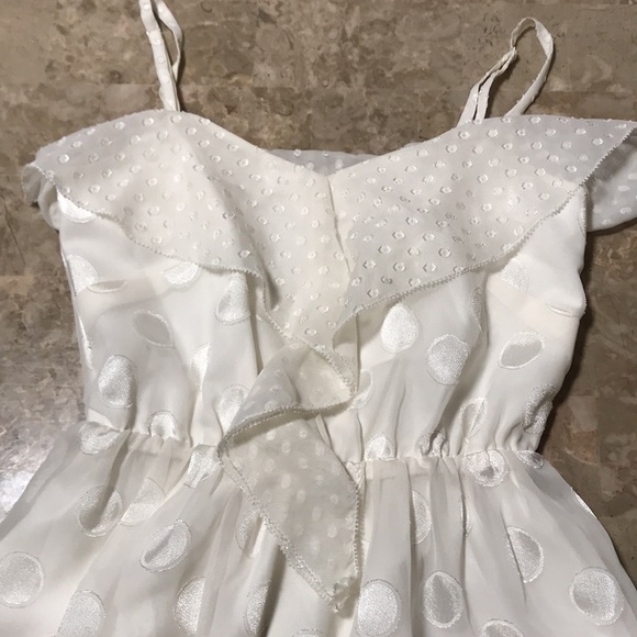 JessicaSimpsonCollection - Picture 9 of 9